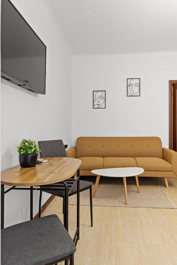 Upscale Studio, Walking Distance From The Old Town Boekarest Buitenkant foto