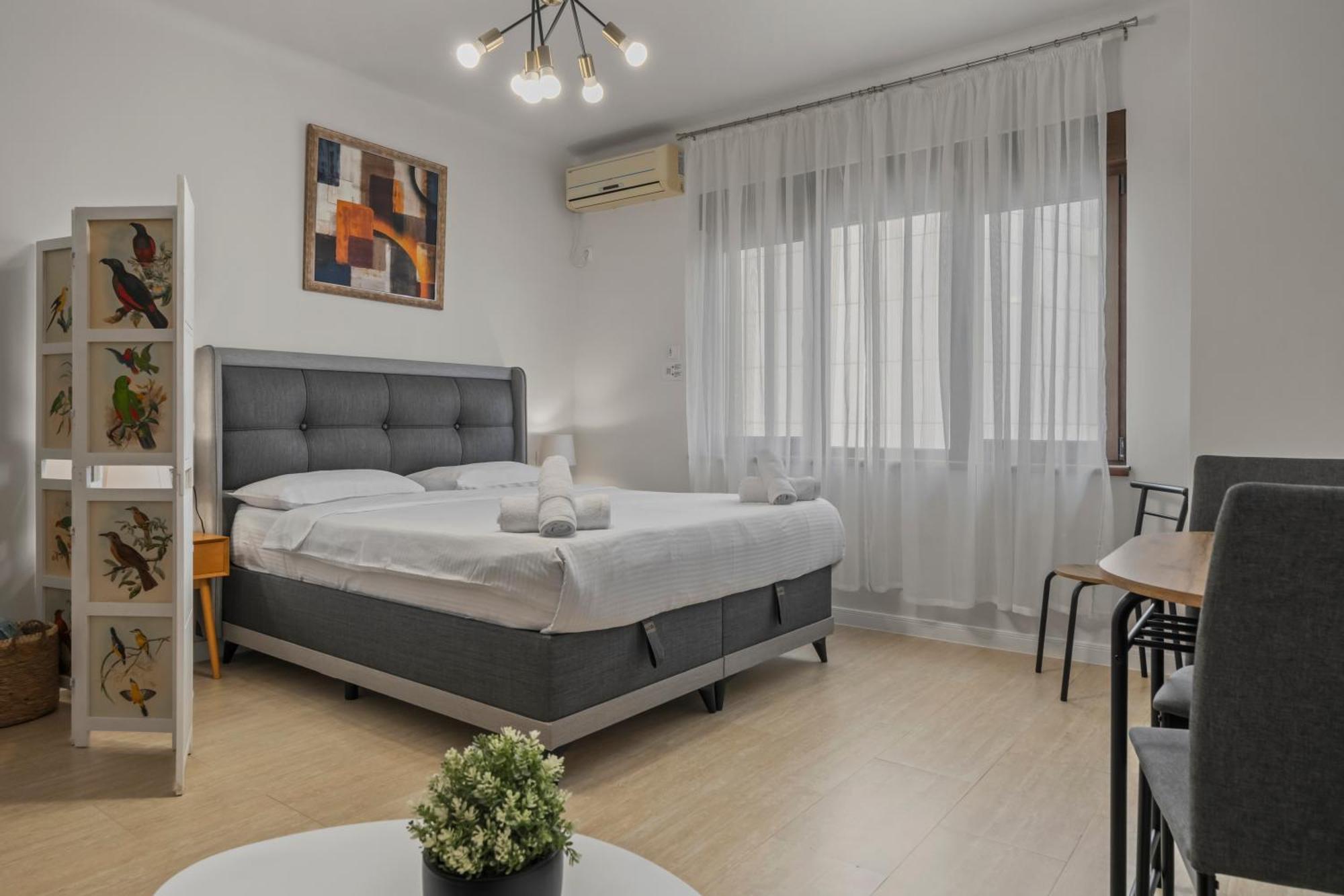 Upscale Studio, Walking Distance From The Old Town Boekarest Buitenkant foto